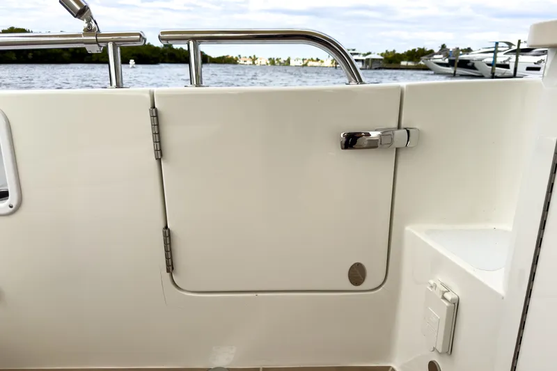 Slide: The Image of MJM 35Z 2021 - 9