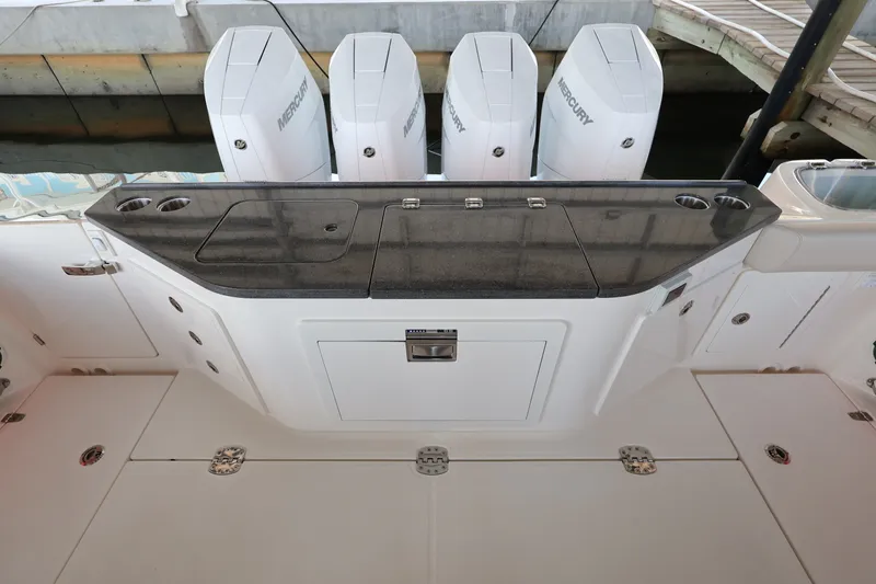 Slide: The Image of Boston Whaler 405 Conquest 2026 - 20