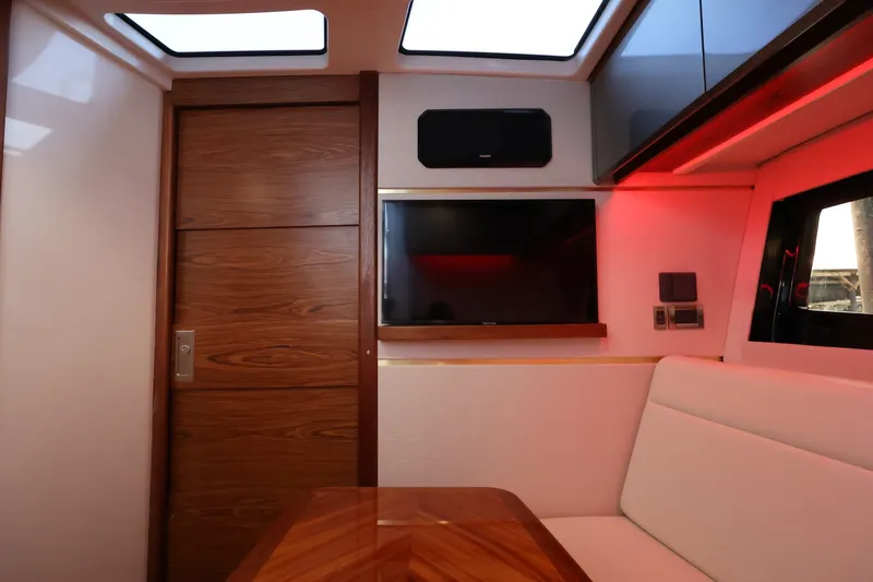 Slide: The Image of Boston Whaler 405 Conquest 2026 - 65