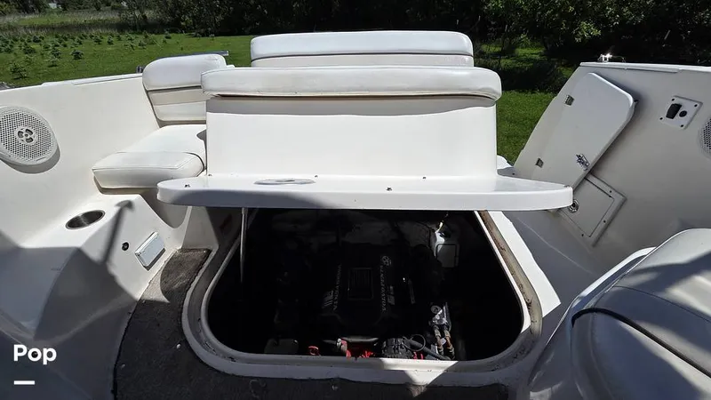 Slide: The Image of Rinker 250 Express Cruiser 2006 - 16449489