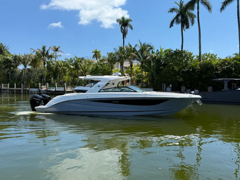 Slide: The Image of Sea Ray SLX 400 Outboard 2026 - 2