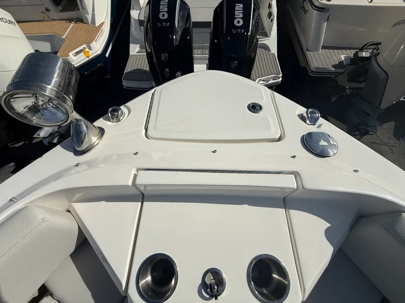 Slide: The Image of Sea Ray SLX 400 Outboard 2026 - 45