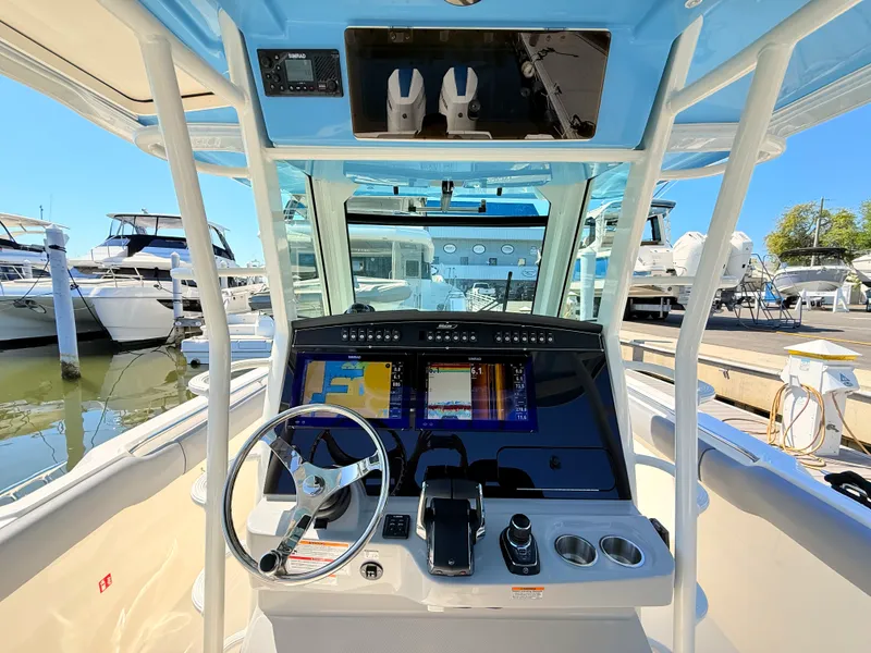 Slide: The Image of Boston Whaler 330 Outrage 2026 - 44
