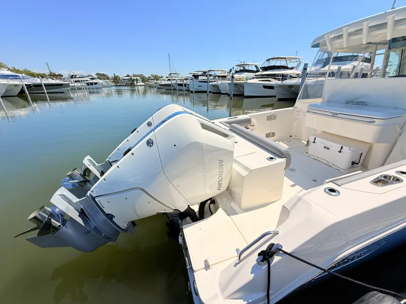 Slide: The Image of Boston Whaler 330 Outrage 2026 - 59