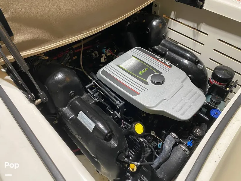 Slide: The Image of Sea Ray SLX 210 2013 - 15781763