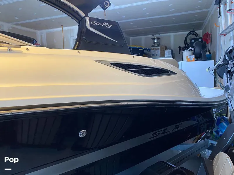 Slide: The Image of Sea Ray SLX 210 2013 - 15781382