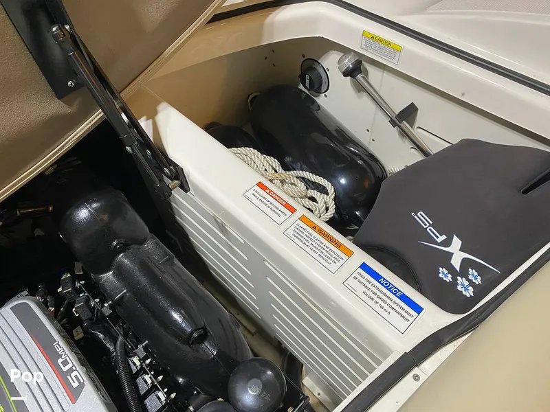 Slide: The Image of Sea Ray SLX 210 2013 - 15781456