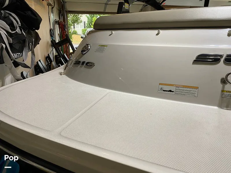 Slide: The Image of Sea Ray SLX 210 2013 - 15781715