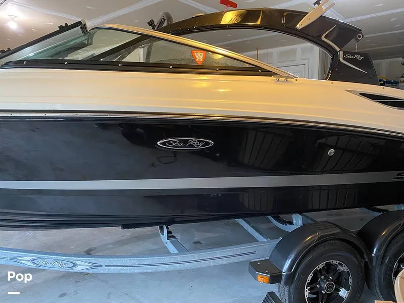 Slide: The Image of Sea Ray SLX 210 2013 - 15781728