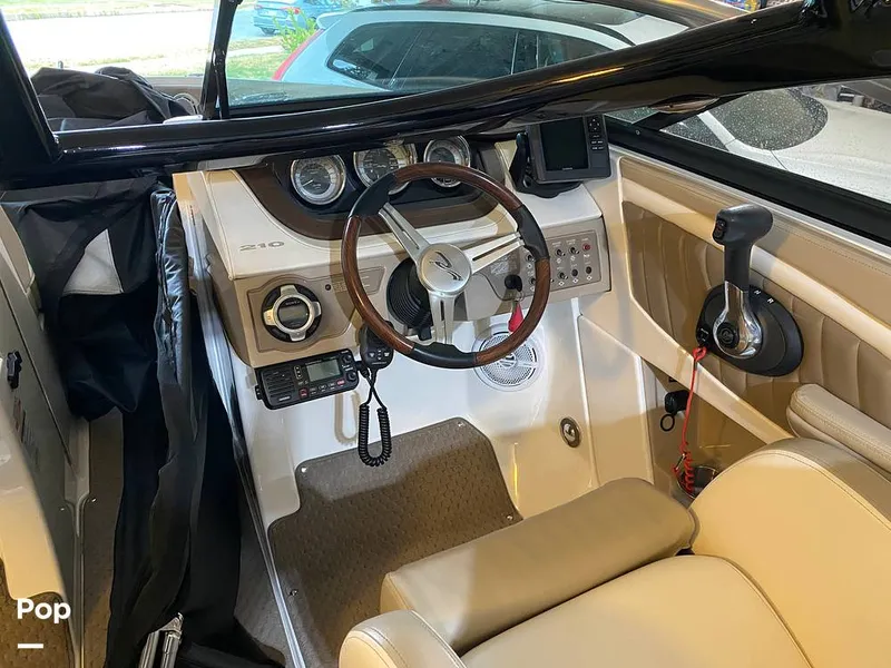 Slide: The Image of Sea Ray SLX 210 2013 - 15781738