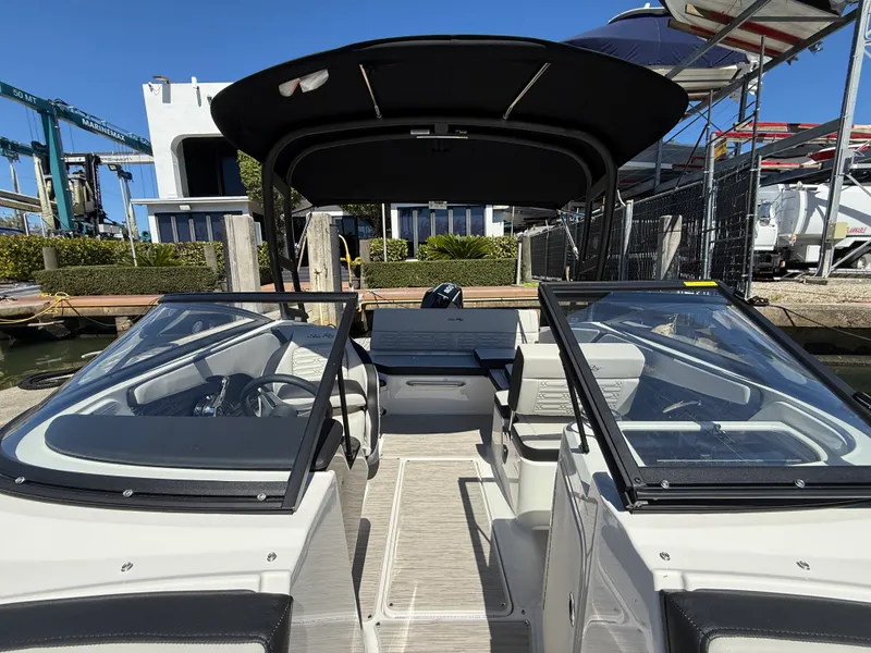 Slide: The Image of Sea Ray SPX 210 Outboard 2026 - 15