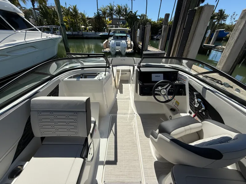 Slide: The Image of Sea Ray SPX 210 Outboard 2026 - 4