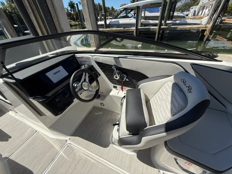 Slide: The Image of Sea Ray SPX 210 Outboard 2026 - 5