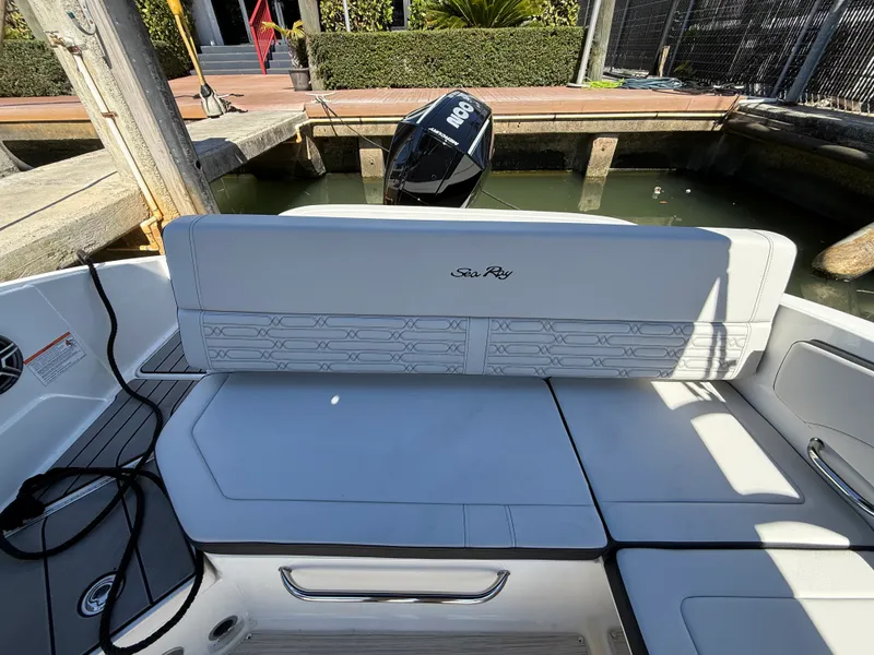 Slide: The Image of Sea Ray SPX 210 Outboard 2026 - 8