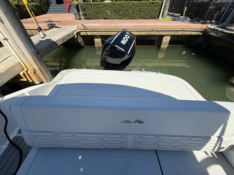 Slide: The Image of Sea Ray SPX 210 Outboard 2026 - 9