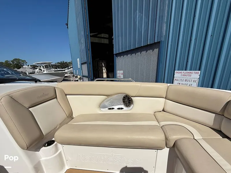 Slide: The Image of NauticStar 243 DC 2022 - 15957524