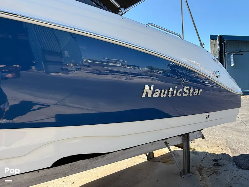 Slide: The Image of NauticStar 243 DC 2022 - 15957538