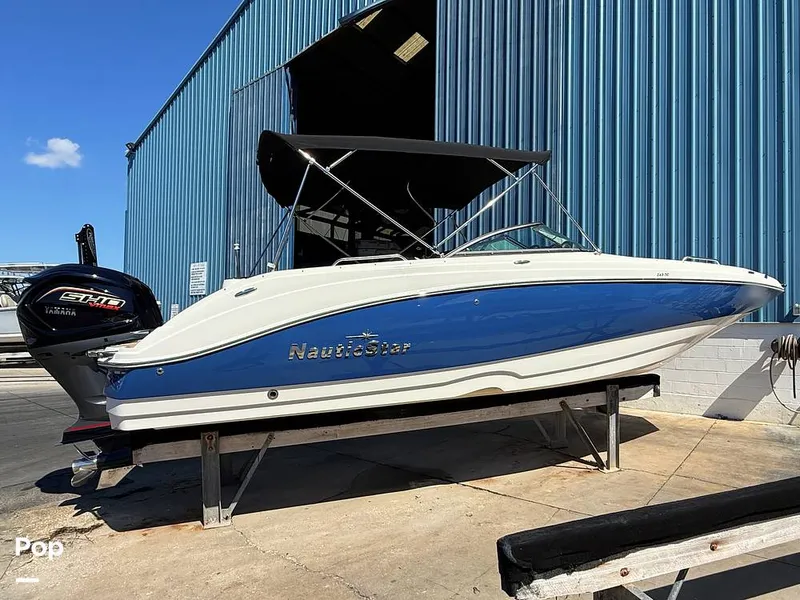 Slide: The Image of NauticStar 243 DC 2022 - 15957425
