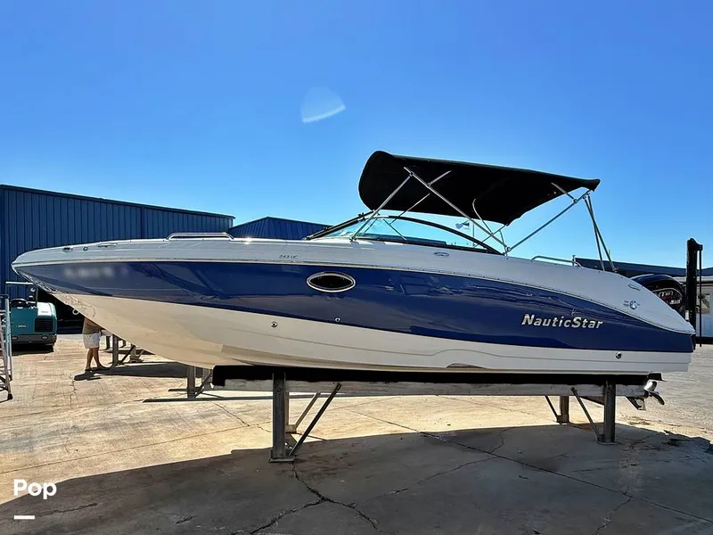 Slide: The Image of NauticStar 243 DC 2022 - 15957433
