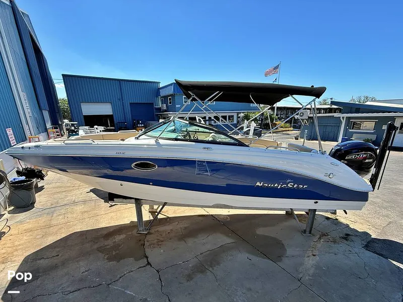 Slide: The Image of NauticStar 243 DC 2022 - 15957438
