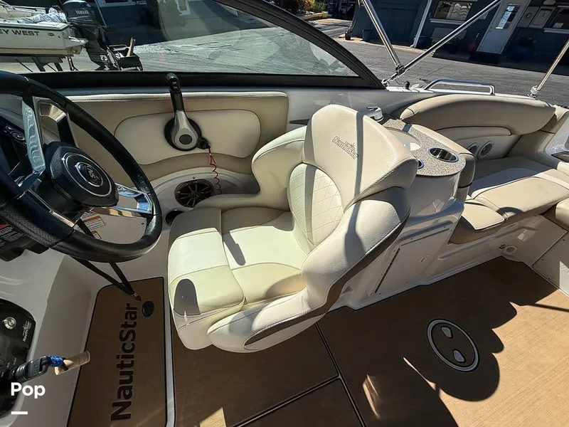 Slide: The Image of NauticStar 243 DC 2022 - 15957480