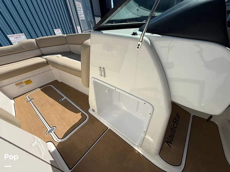 Slide: The Image of NauticStar 243 DC 2022 - 15957508