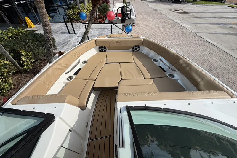 Slide: The Image of Sea Ray SDX 230 Outboard 2026 - 22
