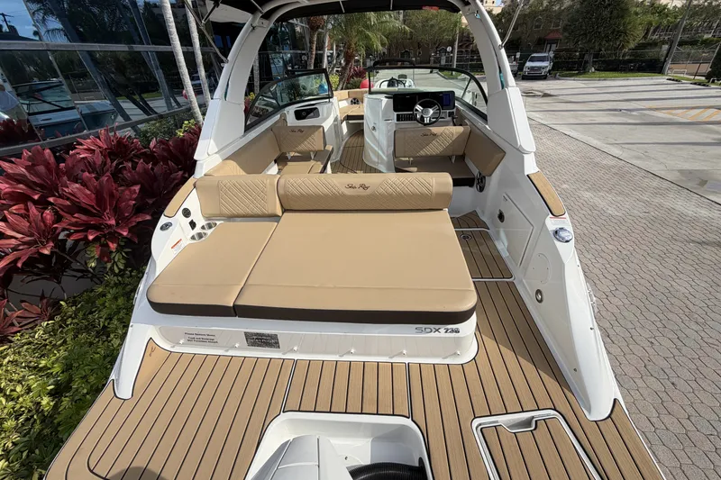 Slide: The Image of Sea Ray SDX 230 Outboard 2026 - 8
