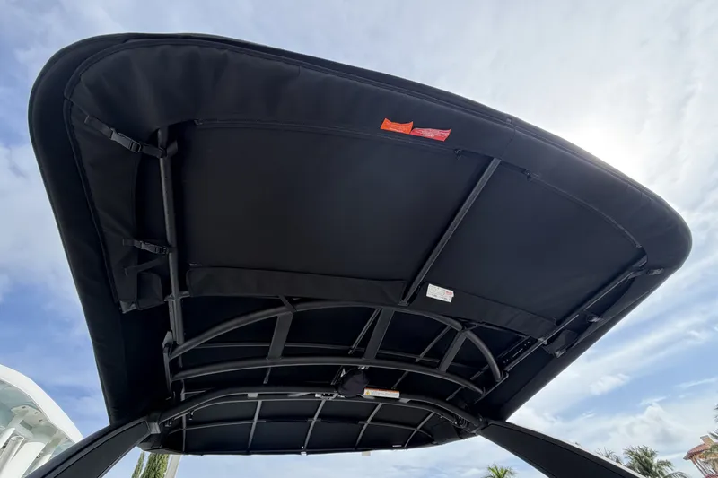 Slide: The Image of Sea Ray SLX 280 Outboard 2026 - 15