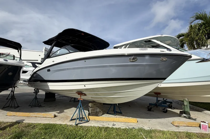 Slide: The Image of Sea Ray SLX 280 Outboard 2026 - 2