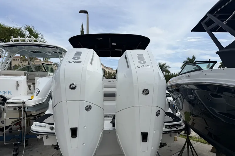 Slide: The Image of Sea Ray SLX 280 Outboard 2026 - 5