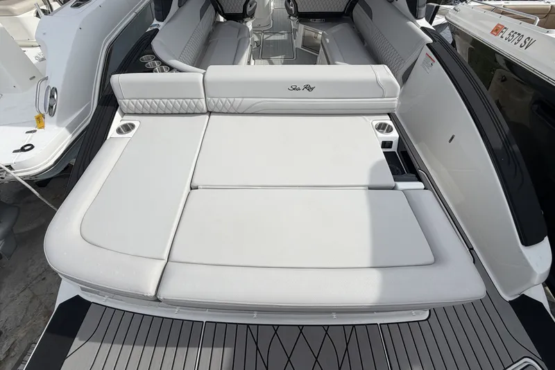 Slide: The Image of Sea Ray SLX 280 Outboard 2026 - 8