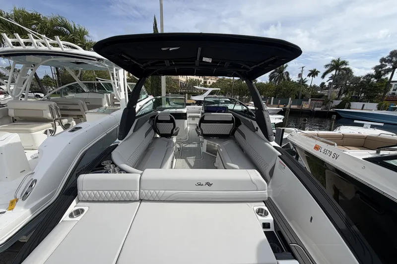 Slide: The Image of Sea Ray SLX 280 Outboard 2026 - 9