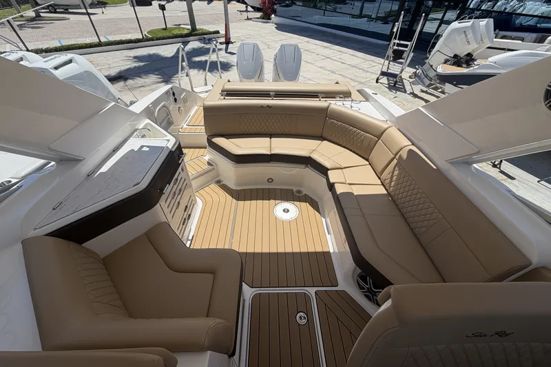 Slide: The Image of Sea Ray SLX 310 Outboard 2026 - 16