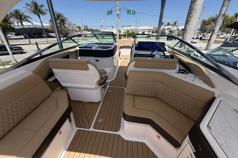 Slide: The Image of Sea Ray SLX 310 Outboard 2026 - 17