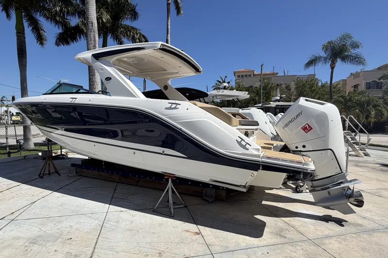 Slide: The Image of Sea Ray SLX 310 Outboard 2026 - 2