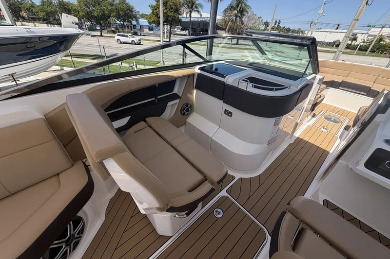 Slide: The Image of Sea Ray SLX 310 Outboard 2026 - 21