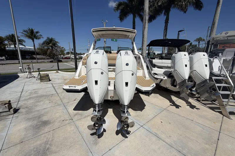 Slide: The Image of Sea Ray SLX 310 Outboard 2026 - 4