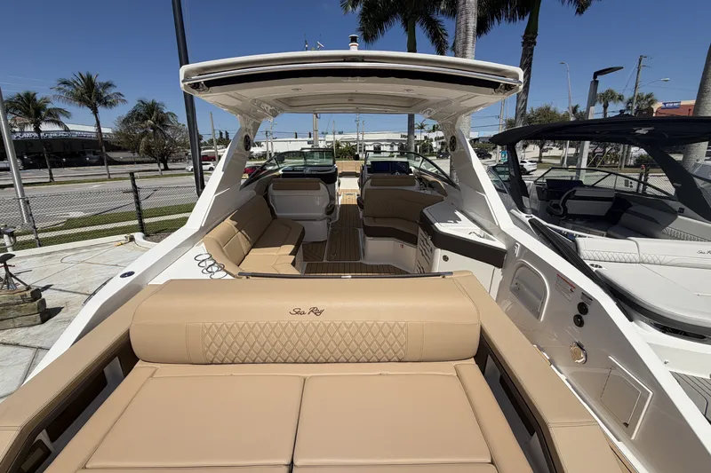 Slide: The Image of Sea Ray SLX 310 Outboard 2026 - 8
