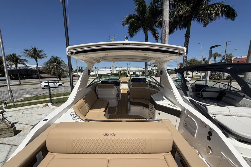 Slide: The Image of Sea Ray SLX 310 Outboard 2026 - 9