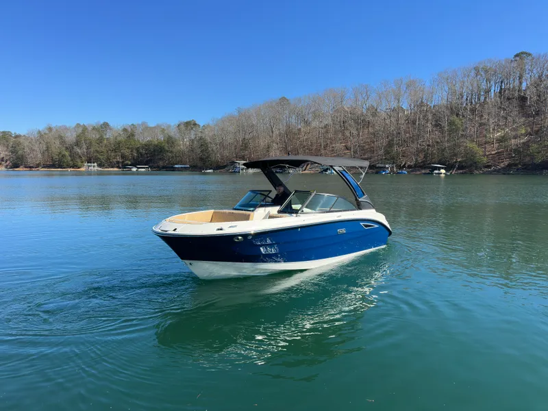 Slide: The Image of Sea Ray SDX 230 2026 - 1