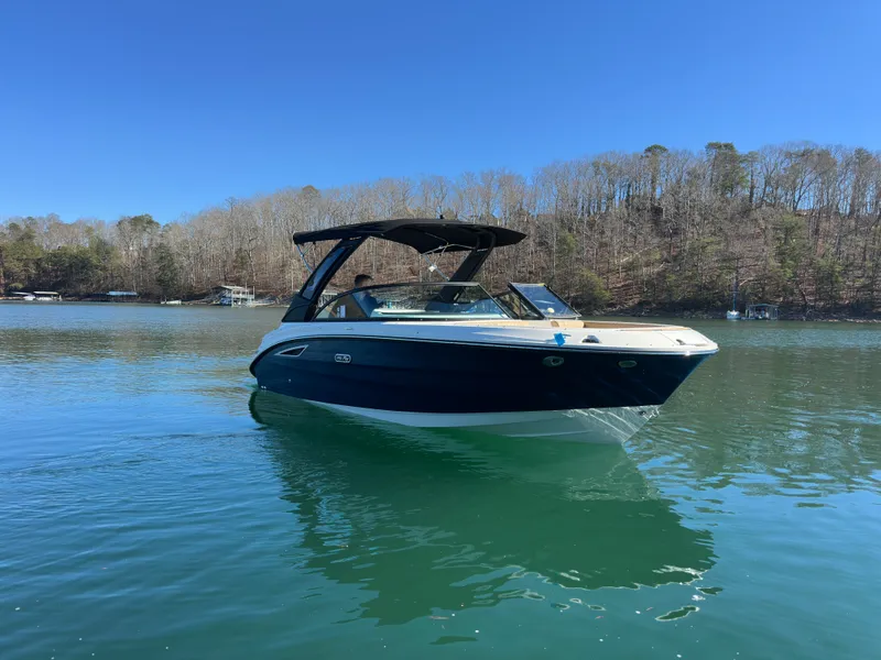 Slide: The Image of Sea Ray SDX 230 2026 - 3