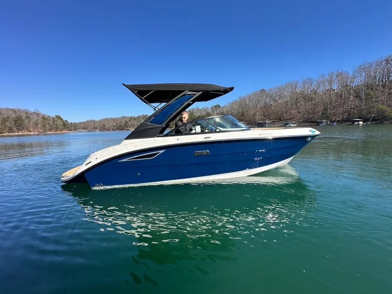 Slide: The Image of Sea Ray SDX 230 2026 - 4
