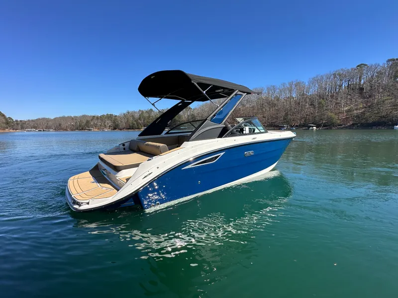 Slide: The Image of Sea Ray SDX 230 2026 - 5