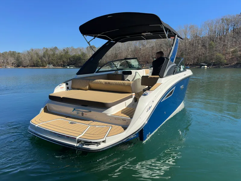 Slide: The Image of Sea Ray SDX 230 2026 - 6
