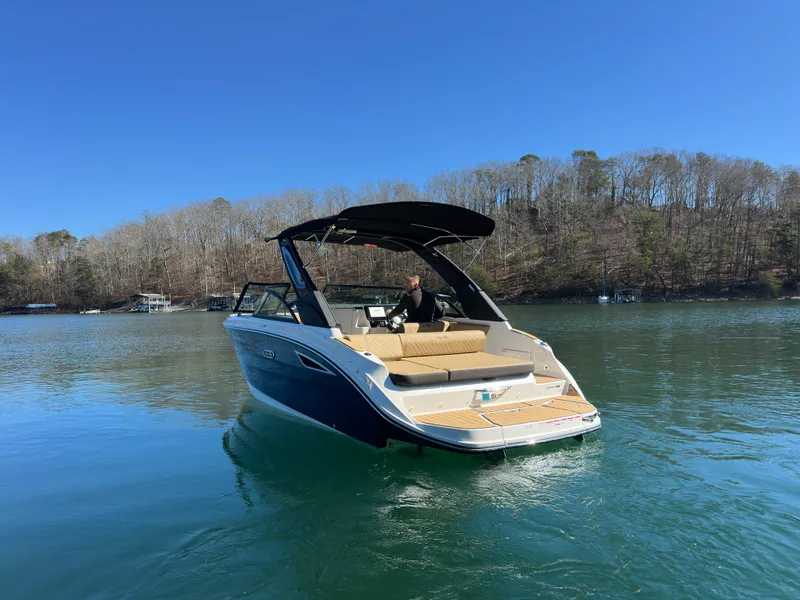 Slide: The Image of Sea Ray SDX 230 2026 - 8