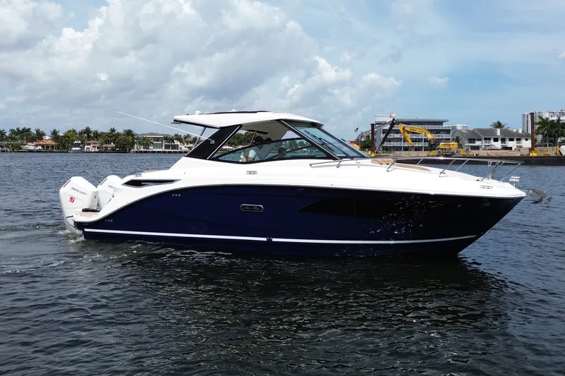 Slide: The Image of Sea Ray Sundancer 320 Outboard 2026 - 10