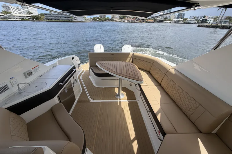 Slide: The Image of Sea Ray Sundancer 320 Outboard 2026 - 20