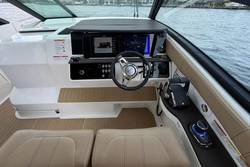 Slide: The Image of Sea Ray Sundancer 320 Outboard 2026 - 26