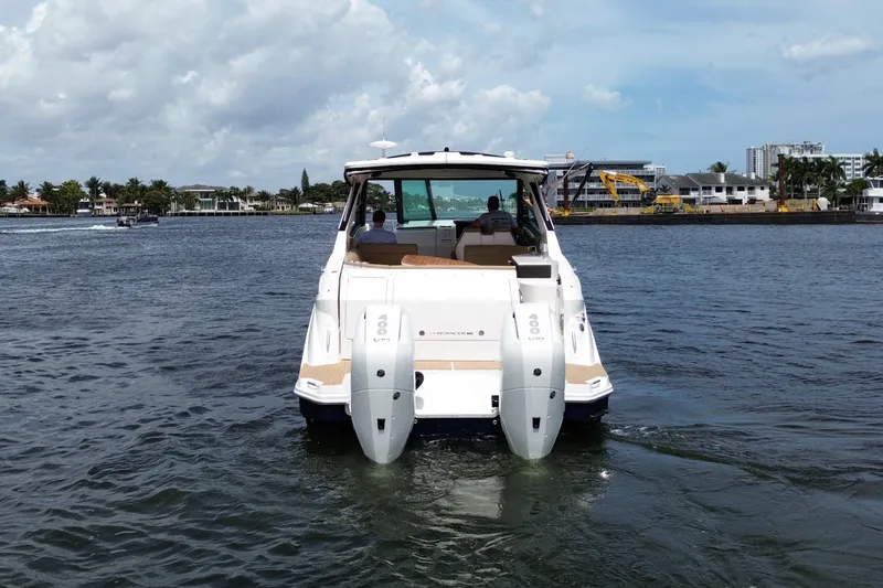 Slide: The Image of Sea Ray Sundancer 320 Outboard 2026 - 6